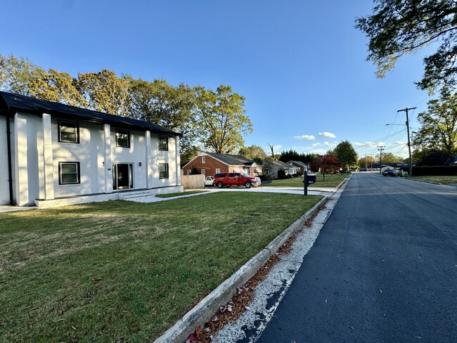 Street View - 708 Peachtree St House