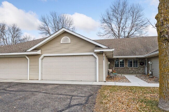 Photo - 8331 Victoria Dr Townhome