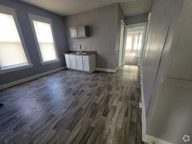 Building Photo - 106-108 W Keefe Ave Unit 4 Rental