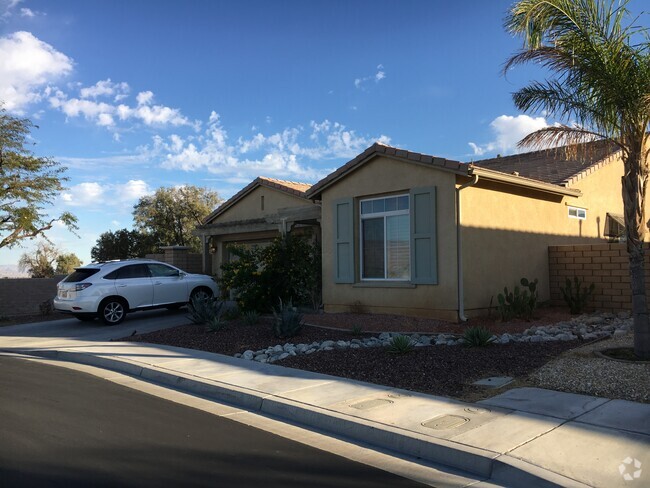 Building Photo - 2699 Desert Breeze Way Rental