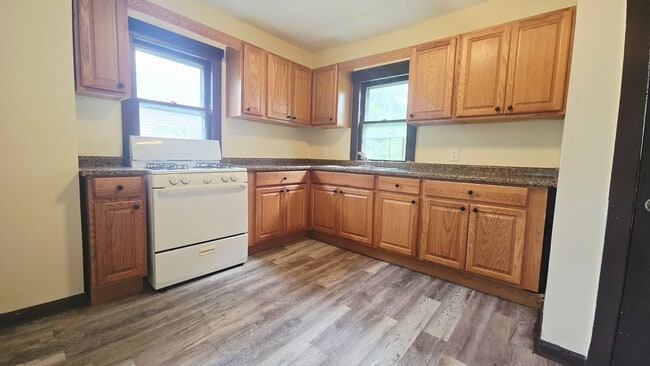 Building Photo - 2011 18th Ave Unit 2011-F