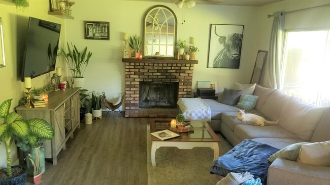 Photo - 835 Greenwich Dr