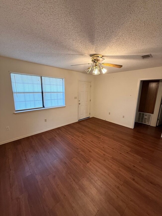 Photo - 312 E H Pl Unit B