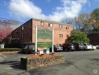 Building Photo - 71 Nicholas Rd Unit 71 E Rental