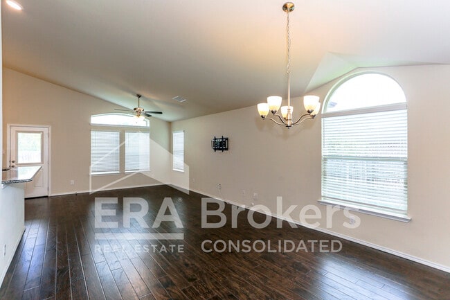 Photo - 1307 Stonewall Ridge