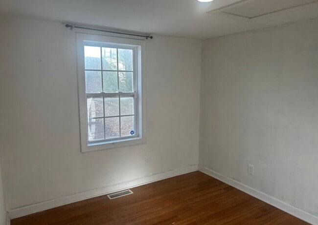 Photo - 439 E Stallings St