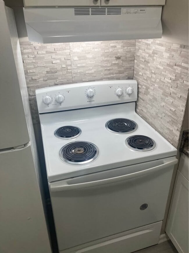 Photo - 7560 Mentor Ave