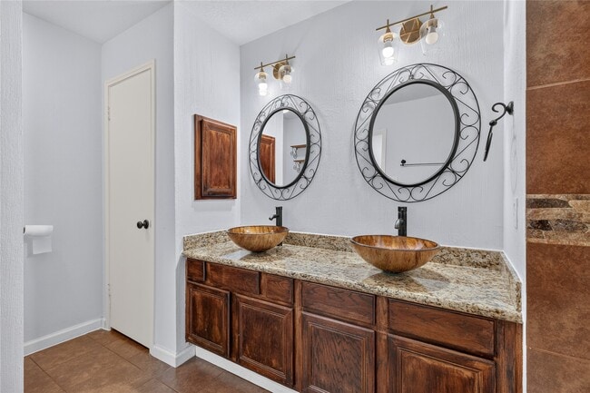 Building Photo - 7206 Glen Rosa Dr