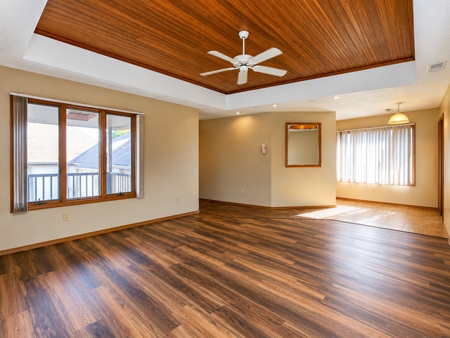 Photo - 510 E Elm St
