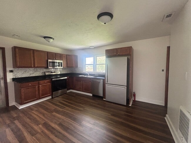 Photo - 172 Sunrise Dr