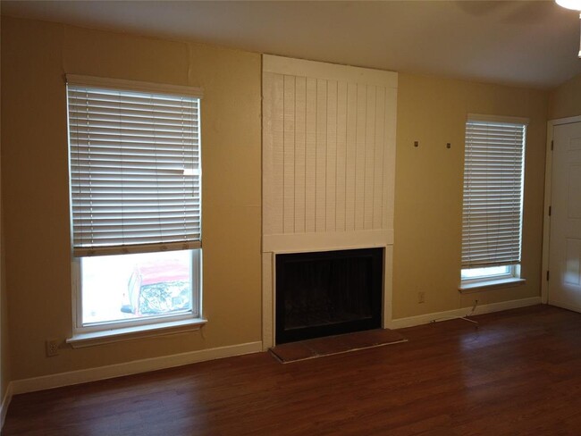 Photo - 1000 W 26th St Condo Unit 209