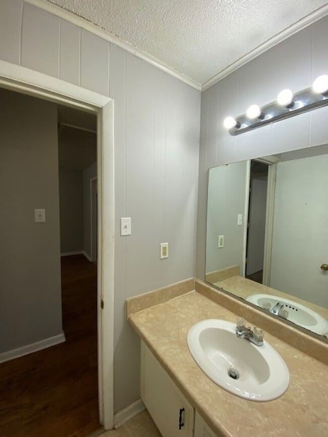 Photo - 8211 Woodview Dr N Unit B