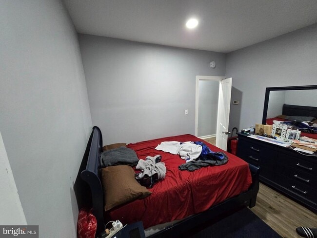 Photo - 110 W Douglass St