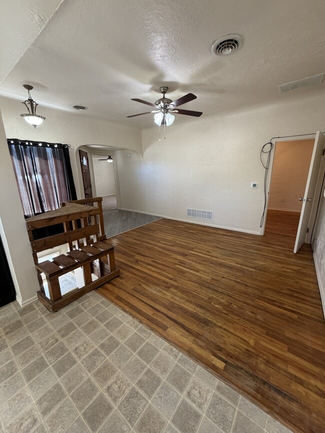 Photo - 212 E 8th Ave