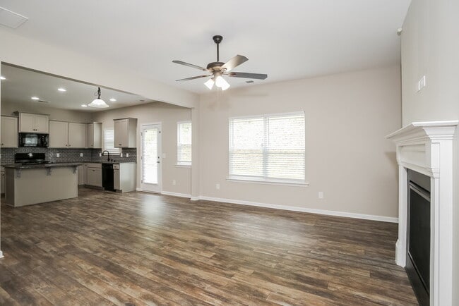 Photo - 214 Arbor Dr