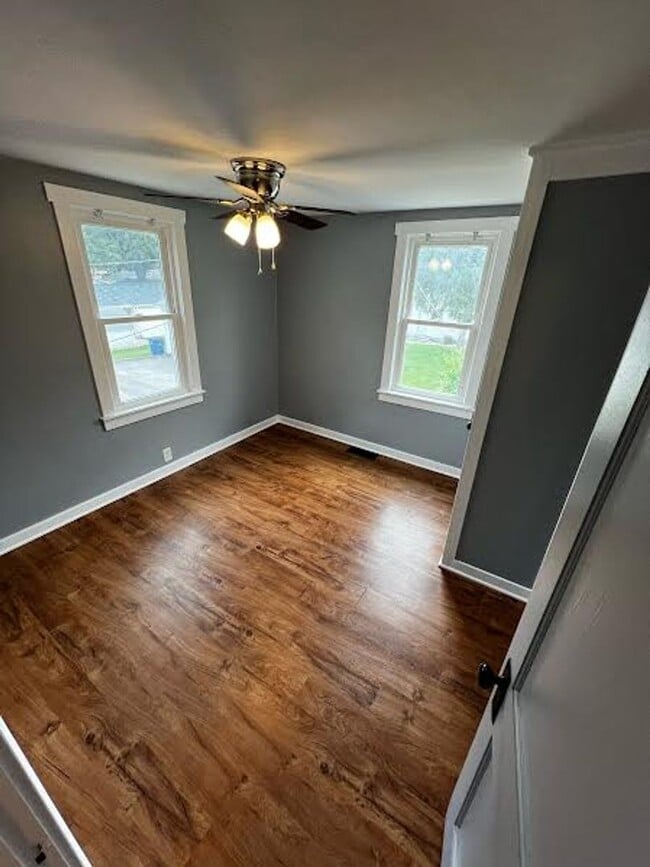 Photo - Cute 1 Bedroom Single Unit - Close to Campus!