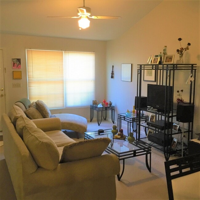 Photo - 102 N Gordon Ln