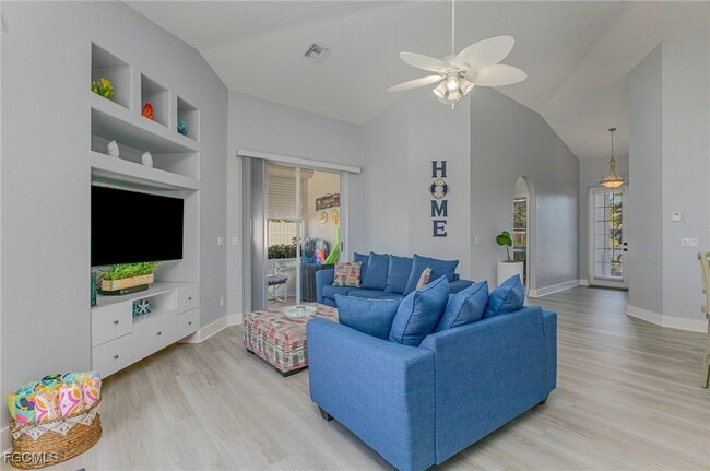 Photo - 532 Archer Pkwy W