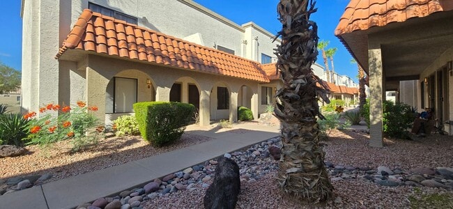 Photo - 16510 E Palisades Blvd Unidad ucpb6