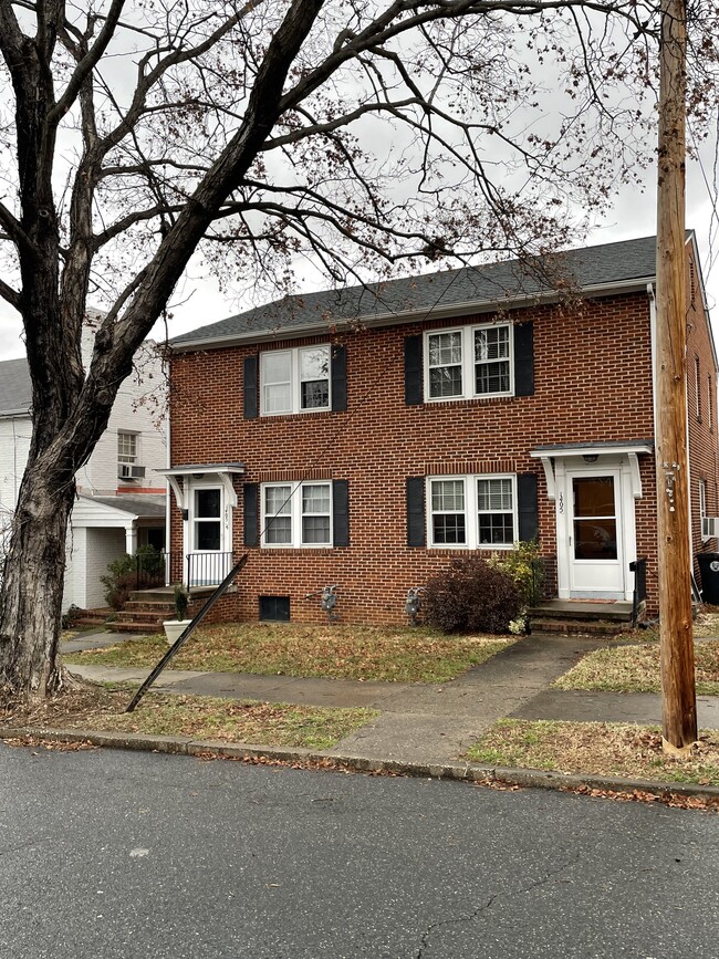 Building Photo - 1405 Winchester St Rental