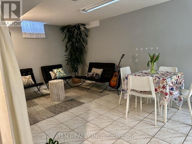 Photo - 5 Belwood Blvd