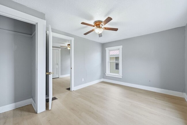 Photo - Three bedroom available for an immediate move in! Unit 922 Pape Avenue