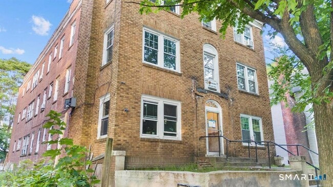 Building Photo - 252 Sisson Ave Unit A1