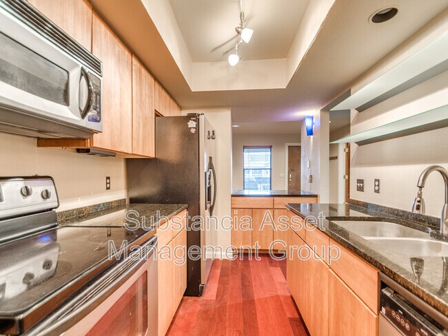 Building Photo - 600 NW 4th St Unit 319N Rental