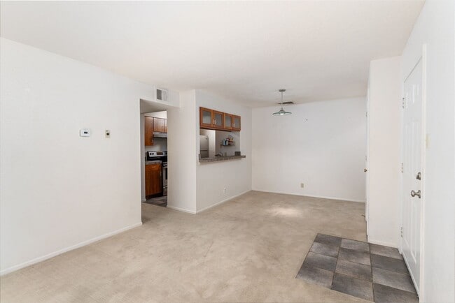 Building Photo - 941 Calle Mejia Rental