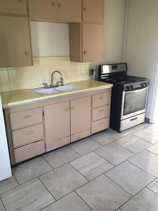 Photo - 405 N Wilson Ave