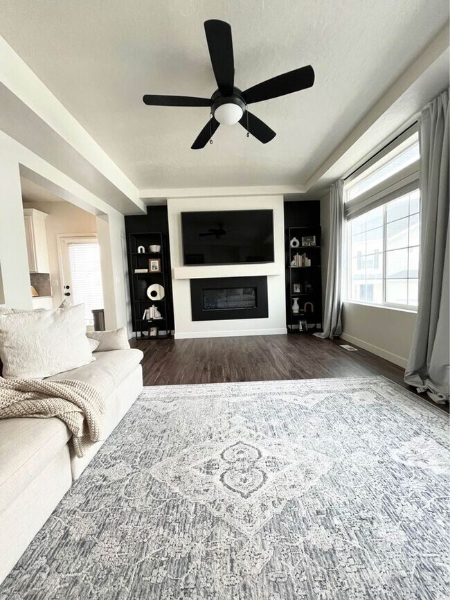 Photo - Lovely home for rent in Saratoga Springs. (Pet Friendly)