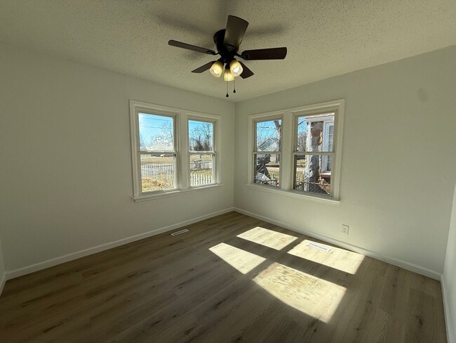 Photo - 3 Bedroom 1.5 Bath with BONUS ROOM!!!