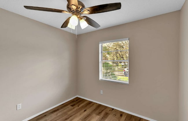 Photo - 2009 E Humphrey St