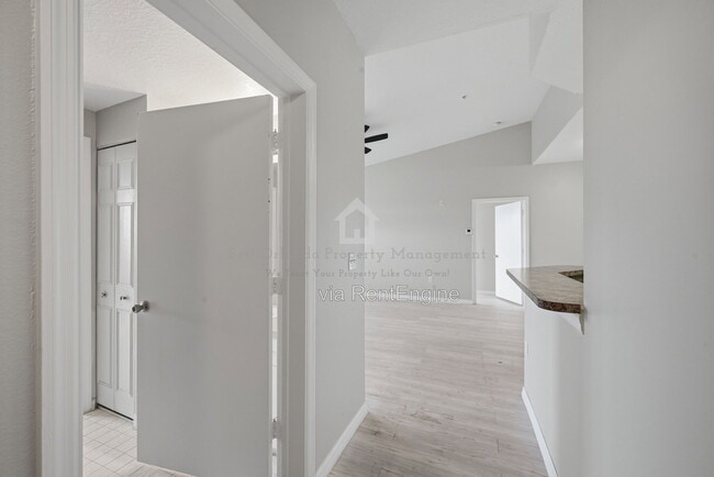 Photo - 5572 Metrowest Blvd Unit 5-304