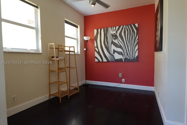 Photo - 1320 Drexel Ave Unit 200