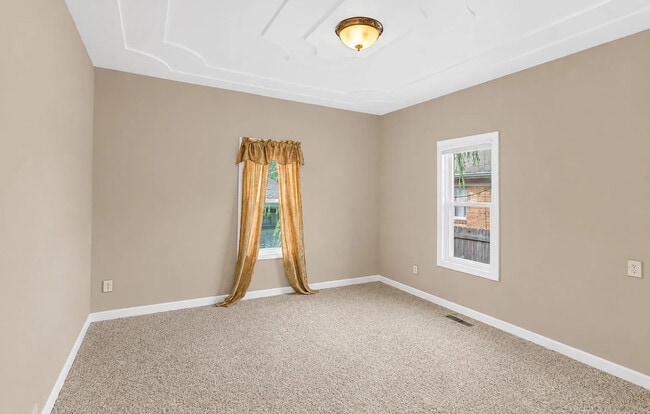 Photo - 1002 W Marion St