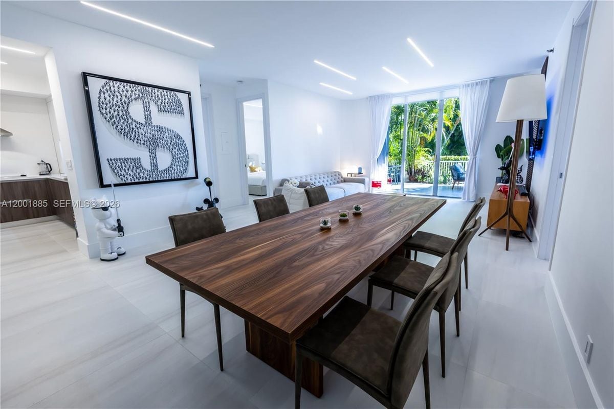 Photo - 3600 Mystic Pointe Dr Unidad 114