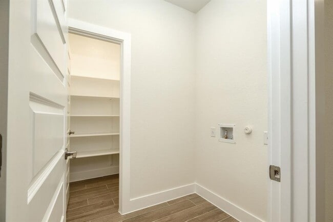 Photo - 436 Parkline Dr
