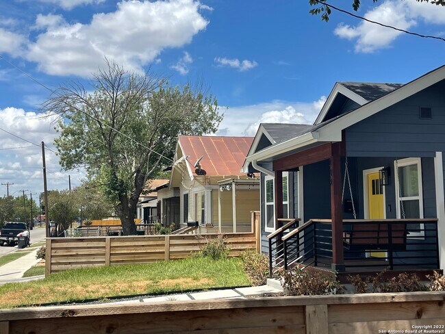 Photo - 243 Porter St