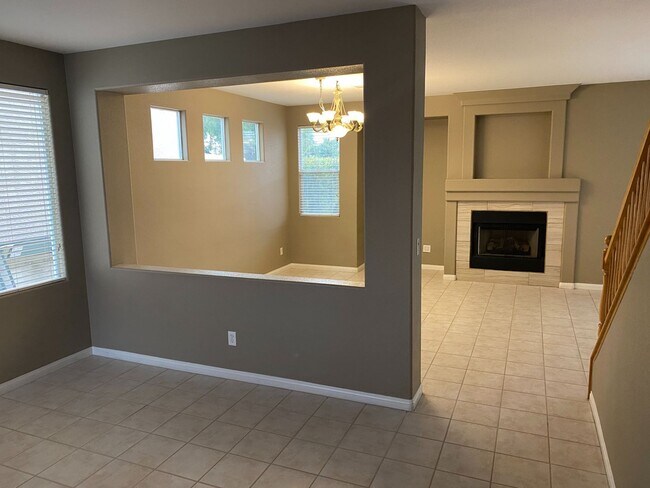 Photo - Gorgeous home close to Lake Sahara!