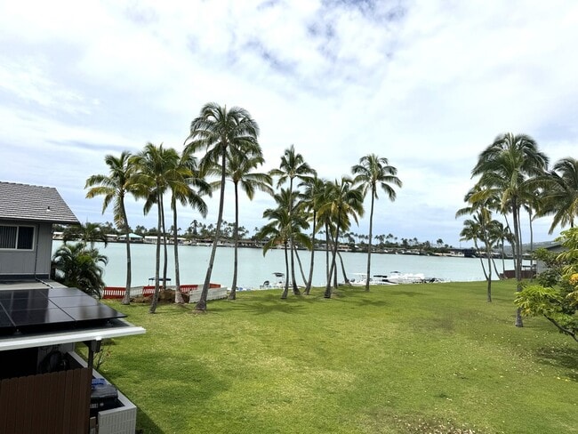 Building Photo - Koko Isle Circle - Renovated 3 bedroom, 2.5 bath townhome with carport