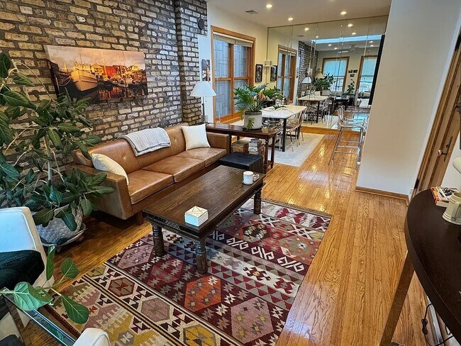 Photo - 852 W Diversey Pkwy Unit 3F