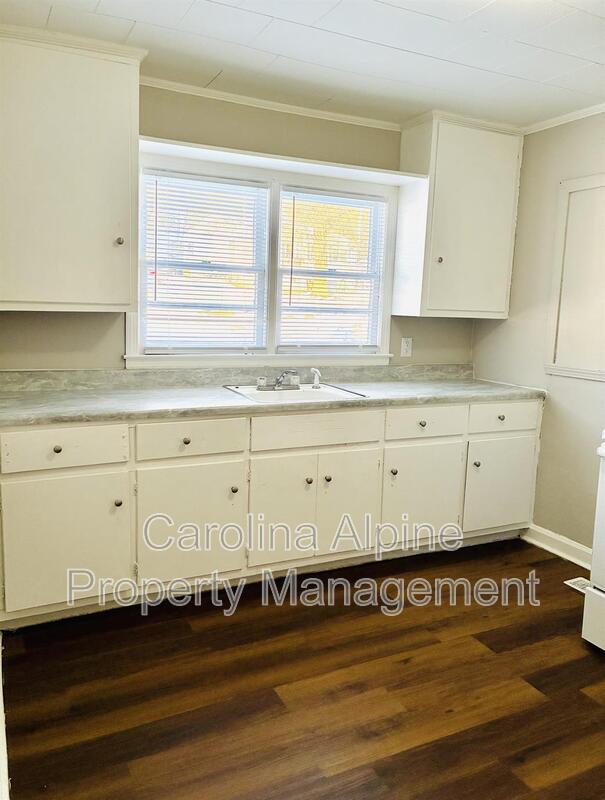 Photo - 309 E Gibbs St