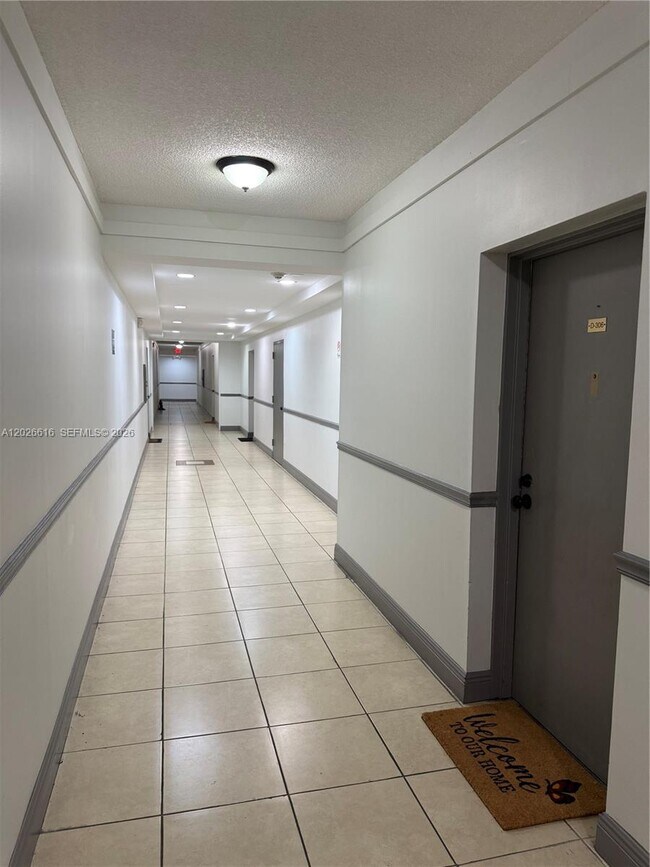 Photo - 10431 N Kendall Dr Unit D306