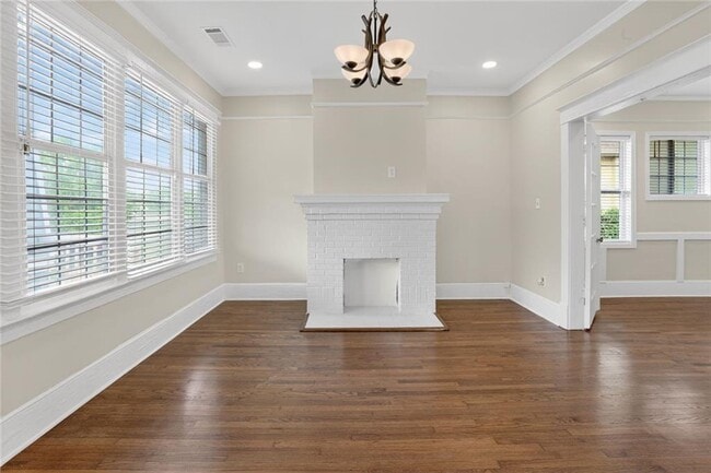 Photo - 585 Jones Ave NW