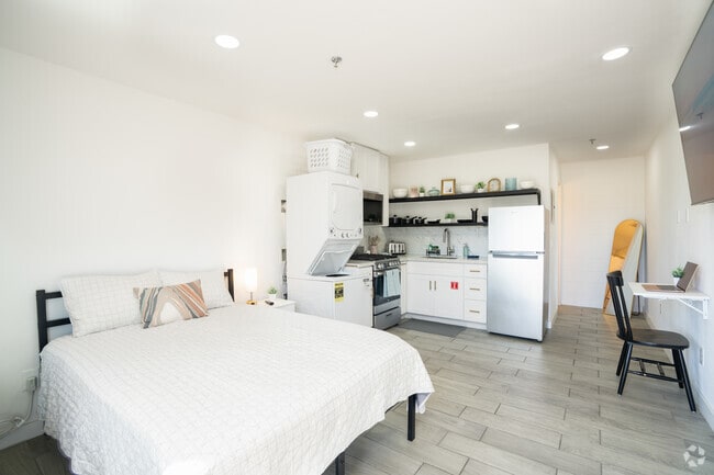 1BR, 1BA - 252SF - Bedroom