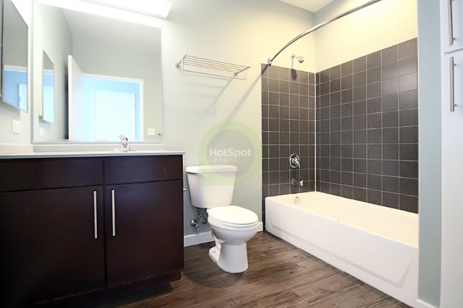 Photo - 1390 S State St