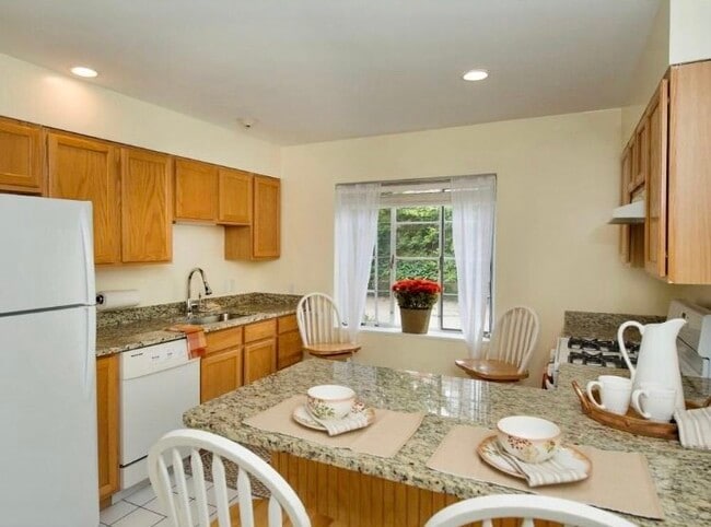 Photo - 160 Waterman St