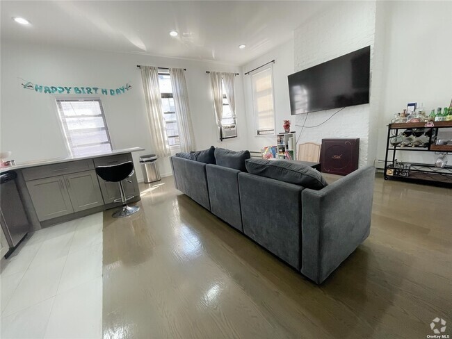 Building Photo - 60-36 Menahan St Rental