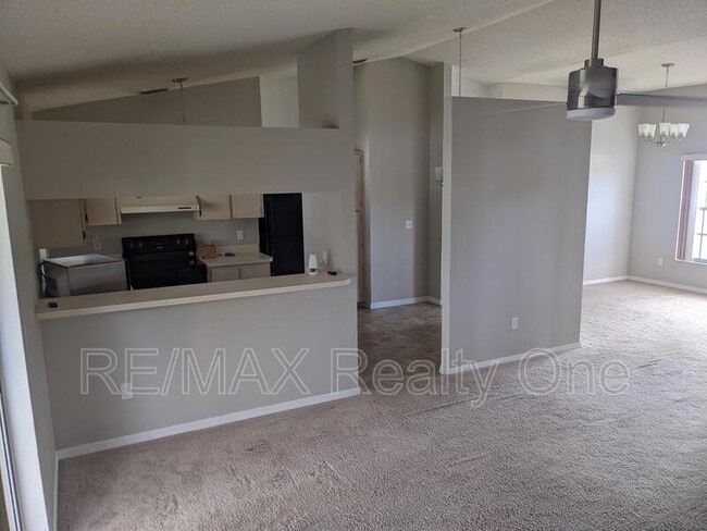 Photo - 271 N Lombardy Point